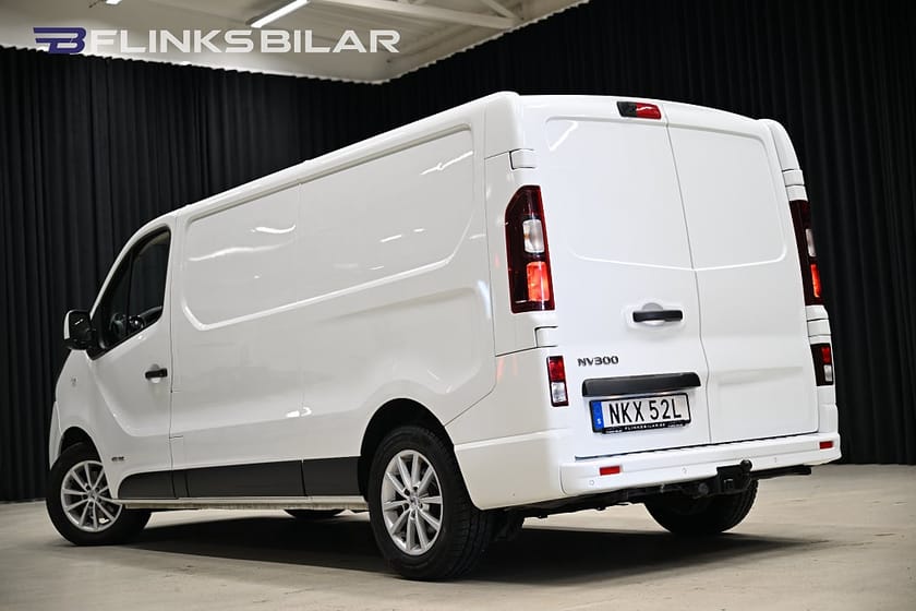 Bild 3 av Nissan NV300 Skåpbil 145HK L2 Automat|Drag|Värmare|GPS|Backkamera|Leasbar