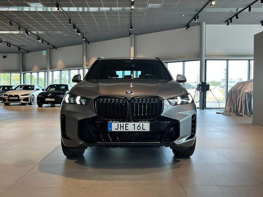 Bild 2 av BMW X5 xDrive30d M Sport Pro Soft Close Iconic Glow Dragkrok