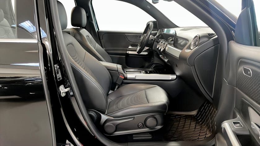 Bild 3 av Mercedes-Benz EQB 250+ 190Hk / Kamera / Drag / Styrassistans