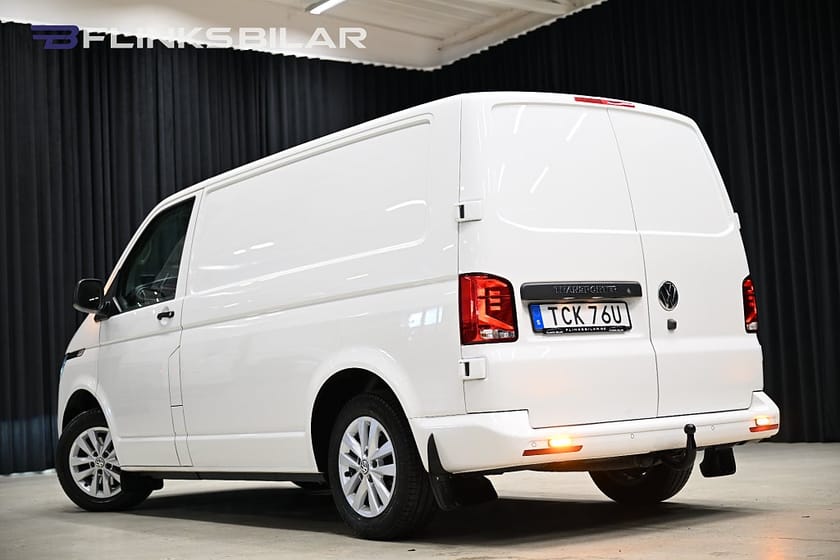 Bild 4 av Volkswagen Transporter DSG 150HK Nedlackad|LED|Inredd|Drag|Värmare|Moms|SeUtr