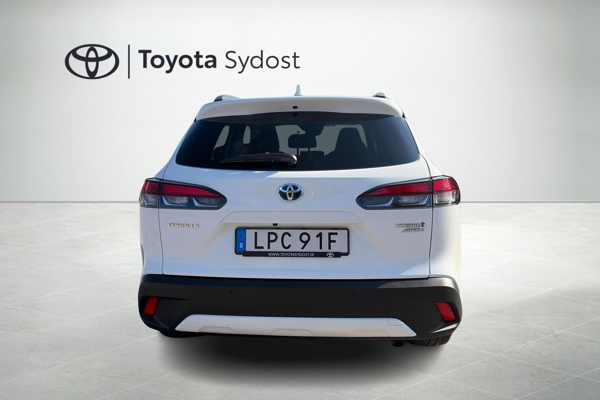 Toyota Corolla Cross Hybrid AWD-i 2023, photo 5/10