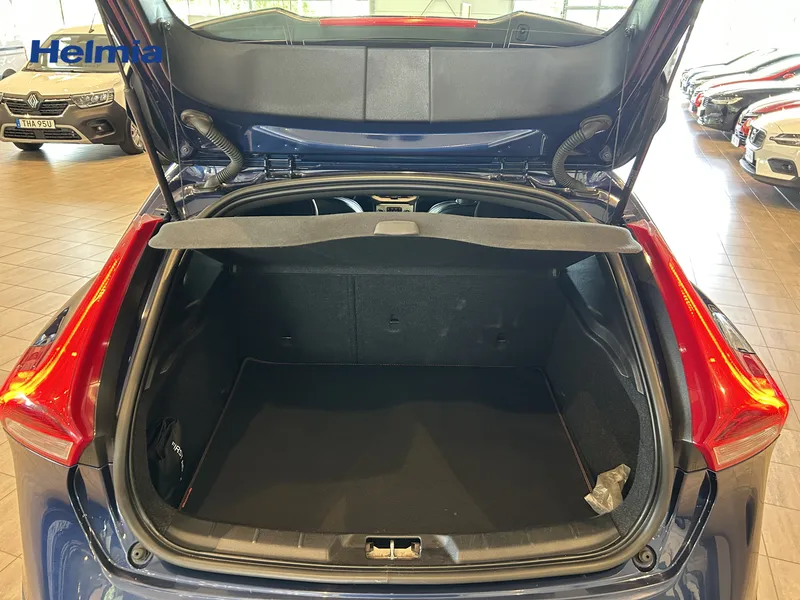 Bild 13 av 13 – Volvo V40 Cross Country D2 Ocean R Business E Ocean Race