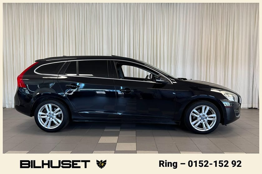 Bild 2 av Volvo V60 D4 Momentum Business Edition Navi Taklucka Drag Värmare