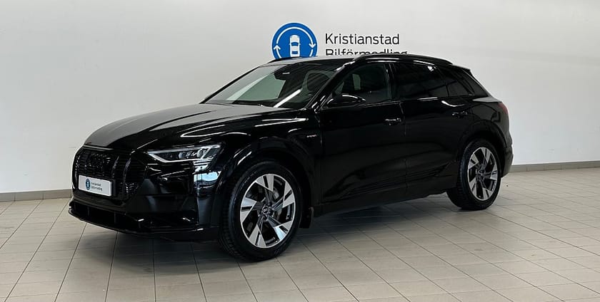 Bild 1 av Audi e-tron 55 quattro Navigation Svart Optikpaket Cockpit