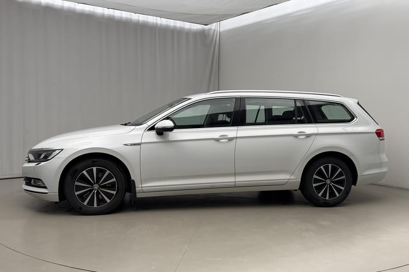 Bild 2 av Volkswagen Passat Sportscombi 2.0 TDI (150hk) Drag Backkamera