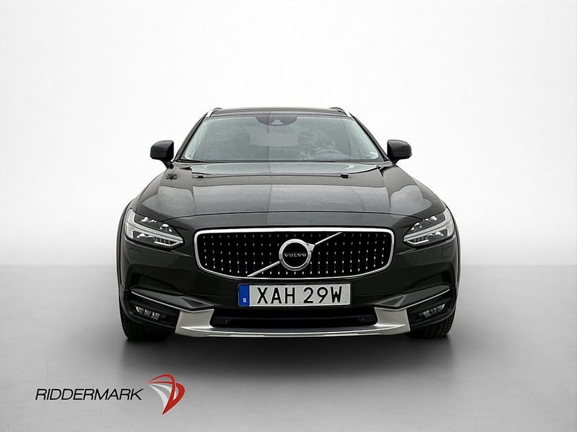 Bild 2 av Volvo V90 Cross Country AWD Plus Skinn Drag Kamera Värmare