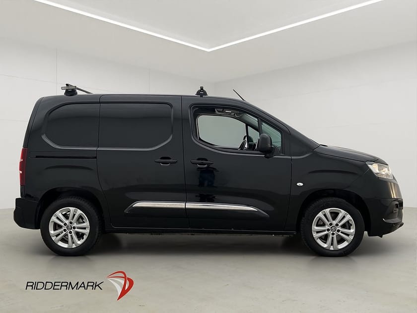 Bild 2 av Toyota ProAce City proace-city 1.5D Värmare Drag B-Kamera CARPLAY Moms