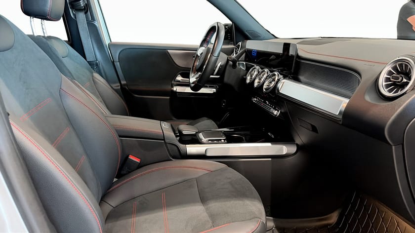 Bild 3 av Mercedes-Benz EQB 300 4MATIC 