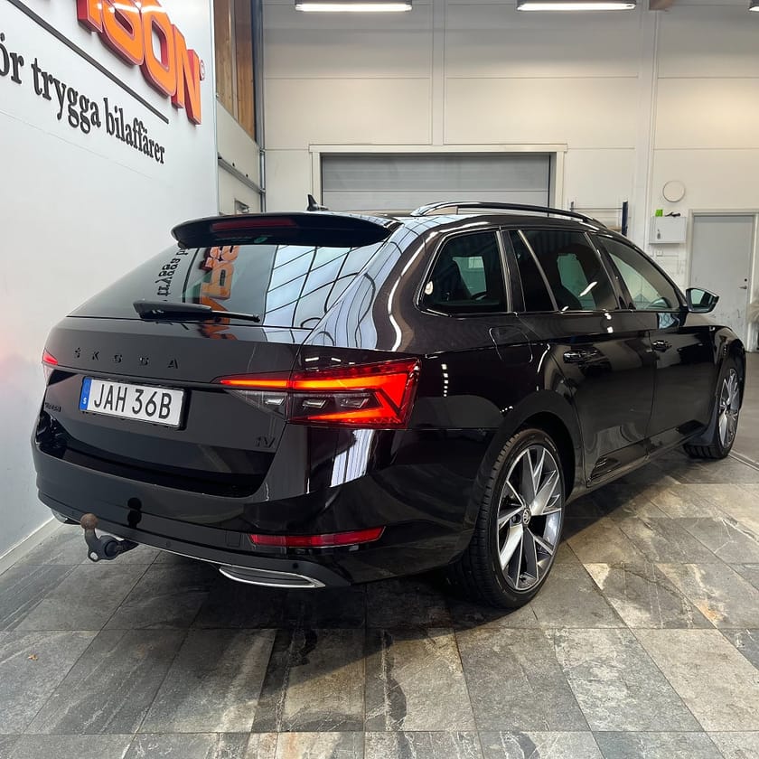 Bild 4 av Škoda Superb iV Kombi Skoda 1.4 TSI Business Sportline Backkamera Värmare Drag