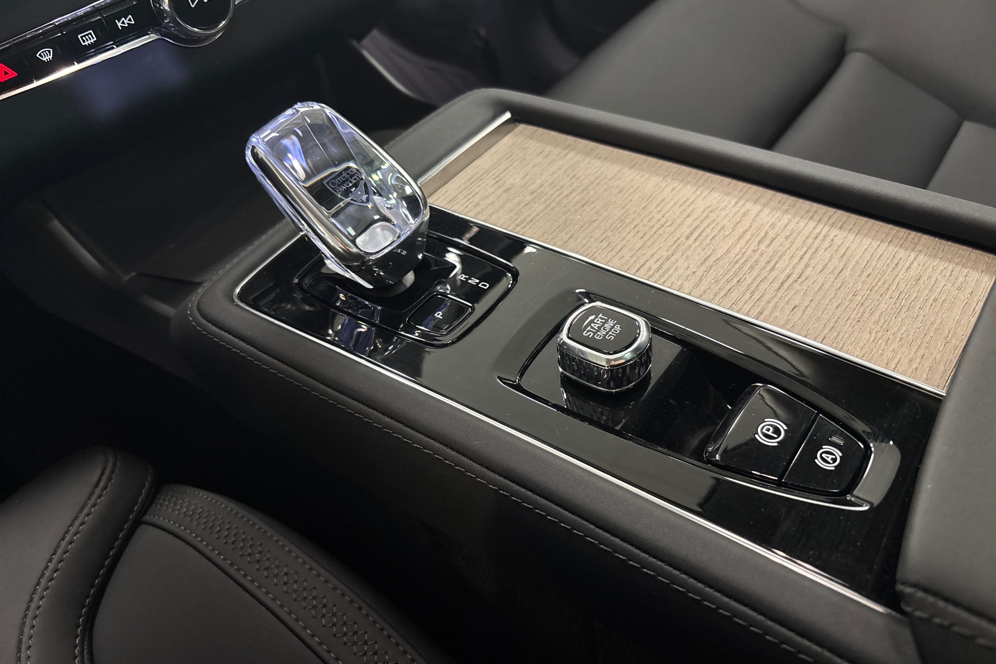 Volvo XC90 T8 Plug-In Hybrid AWD Geartronic, 8-trins, 456ps, 2026