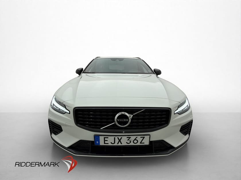 Bild 2 av Volvo V60 Recharge T6 AWD R-Design 350hk VOC Cockpit Navi