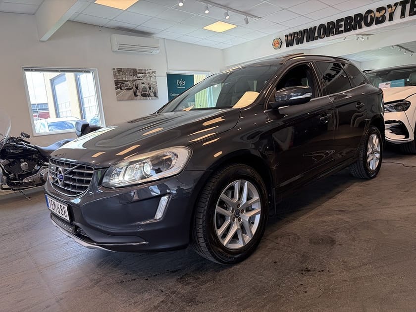 Bild 2 av Volvo XC60 D4 AWD Aut Classic Pano Drag Gps BLIS Värmare B-kamera