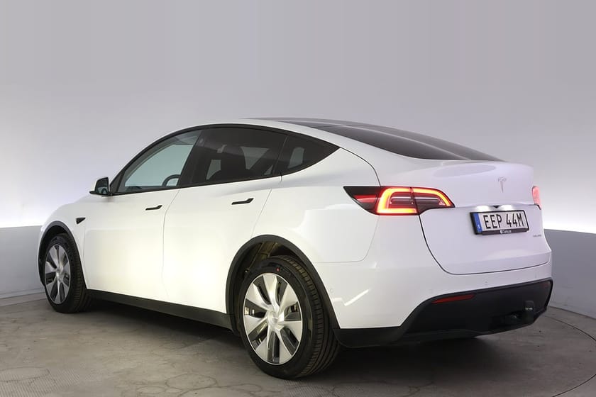 Bild 4 av Tesla Model Y Long Range AWD Autopilot Panorama Drag