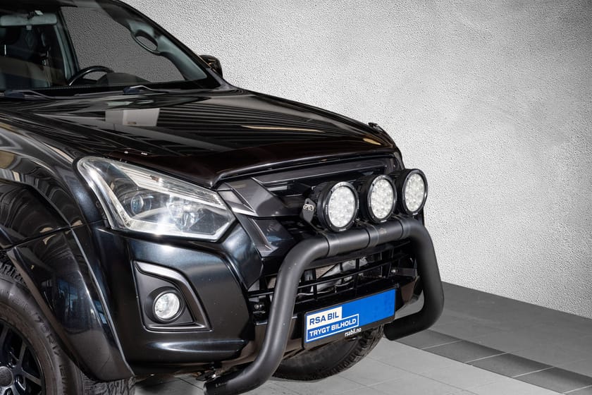 Bilde 5 av Isuzu D-Max Dobbelcab 163 hk DobCab AT35 Black/Magnum edition. NYBIL GAR!