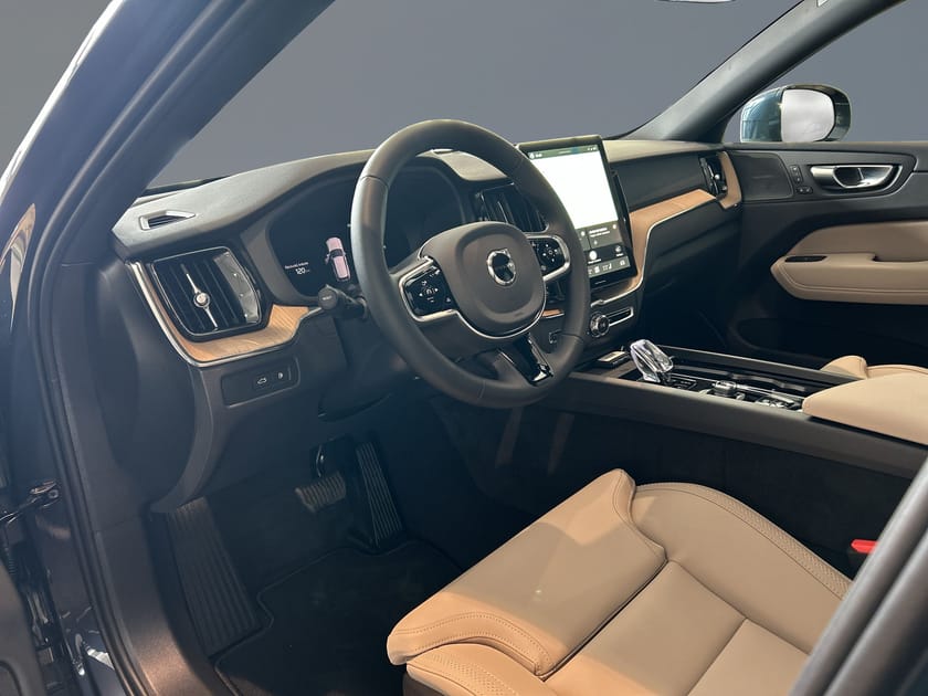 Bild 5 av Volvo XC60 T6 Plus Bright Nordic Edition//Dragkrok//