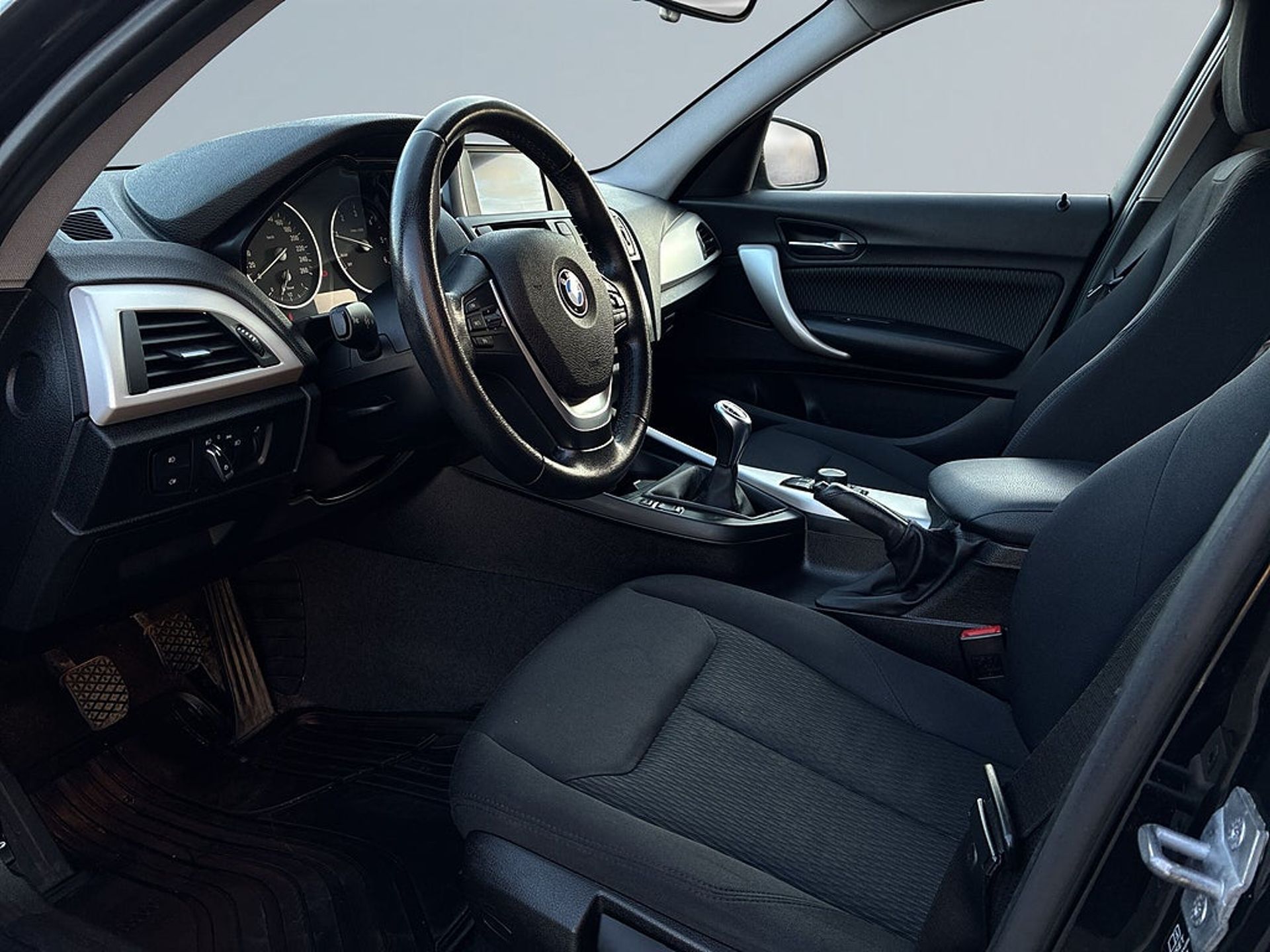 BMW 118 2014, bild 7/10