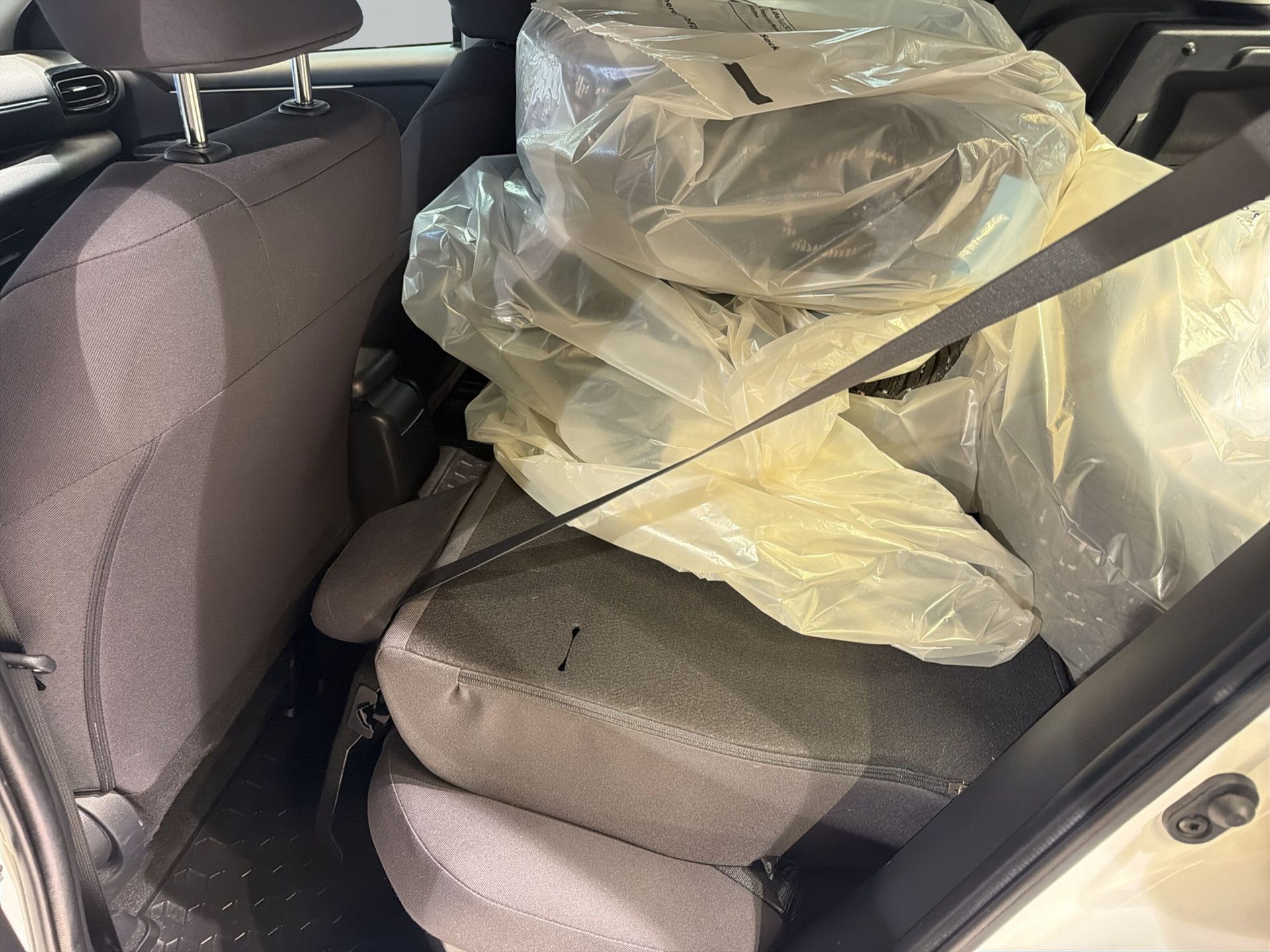 Toyota Yaris 2025, bild 7/10