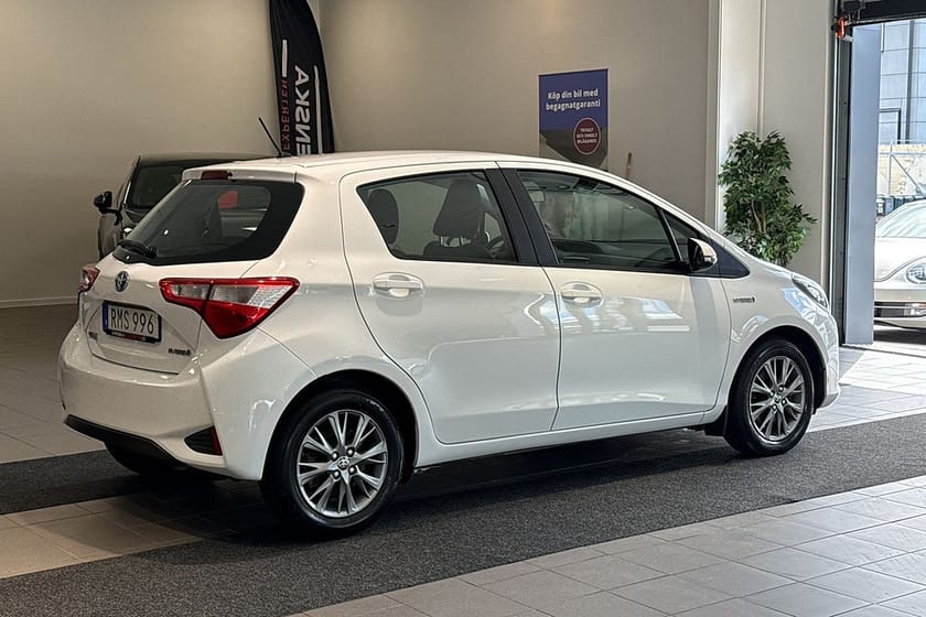 Bild 4 av Toyota Yaris Hybrid e-CVT1 101 hk Active/B-kamera/M-värmare /1 Ägare