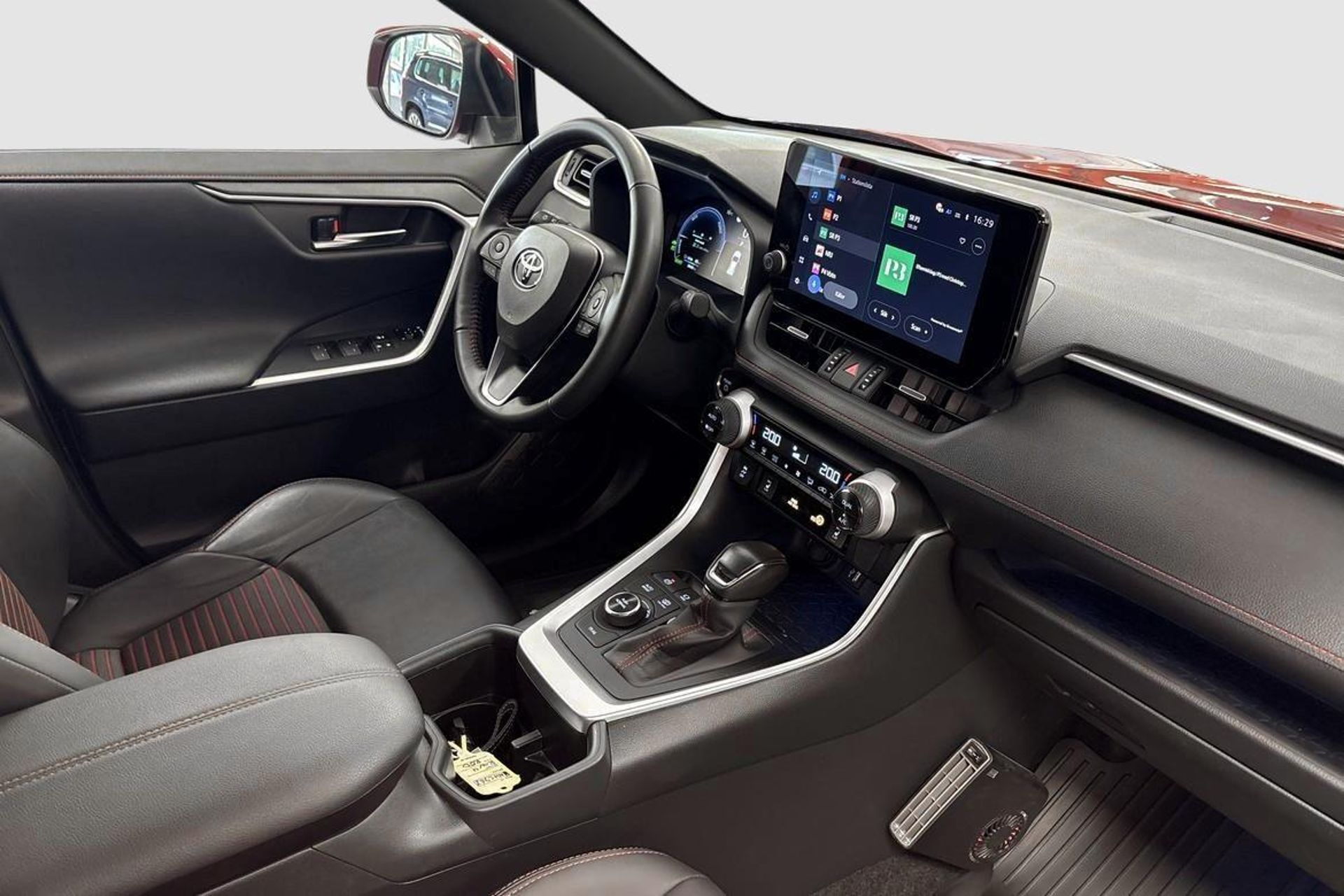 Toyota RAV4 Plug-in Hybrid 2025, photo 7/24