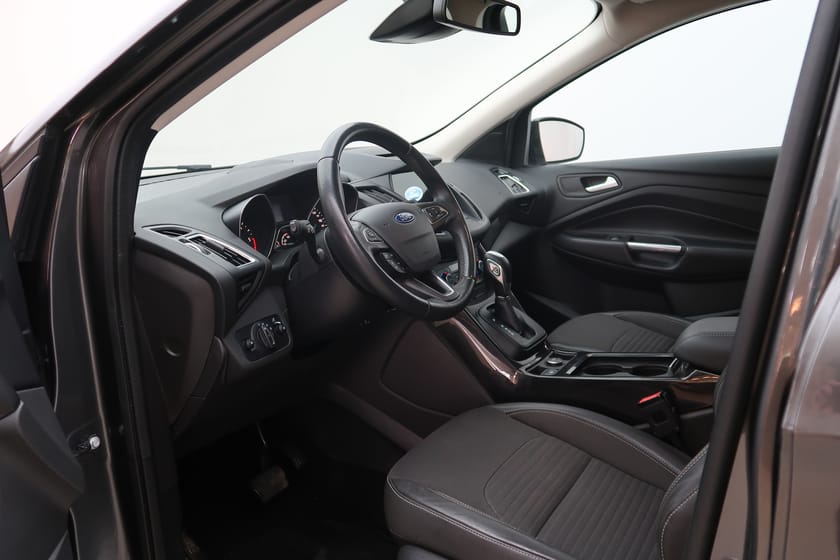 Bild 4 av Ford Kuga 2.0 TDCi 150 Titanium 5-d A AWD