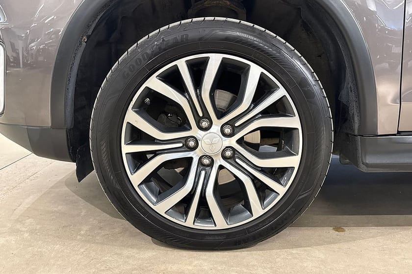 Bild 5 av Mitsubishi ASX 2.2 Di-D 4WD Business Plus 1-ägare / Panorama / Kamera