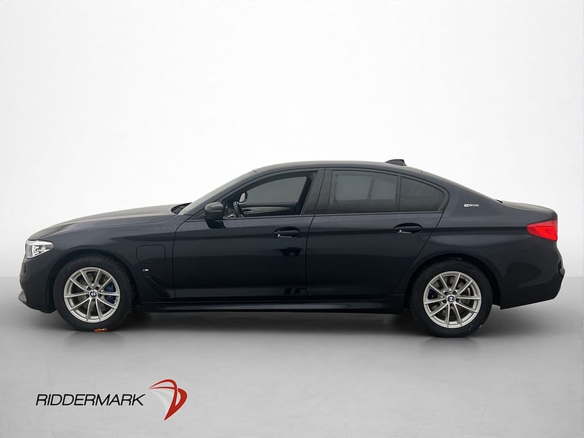 Bild 5 av BMW 530e iPerformance Sedan M Sport Cockpit HiFi Kamera Navi Ambient
