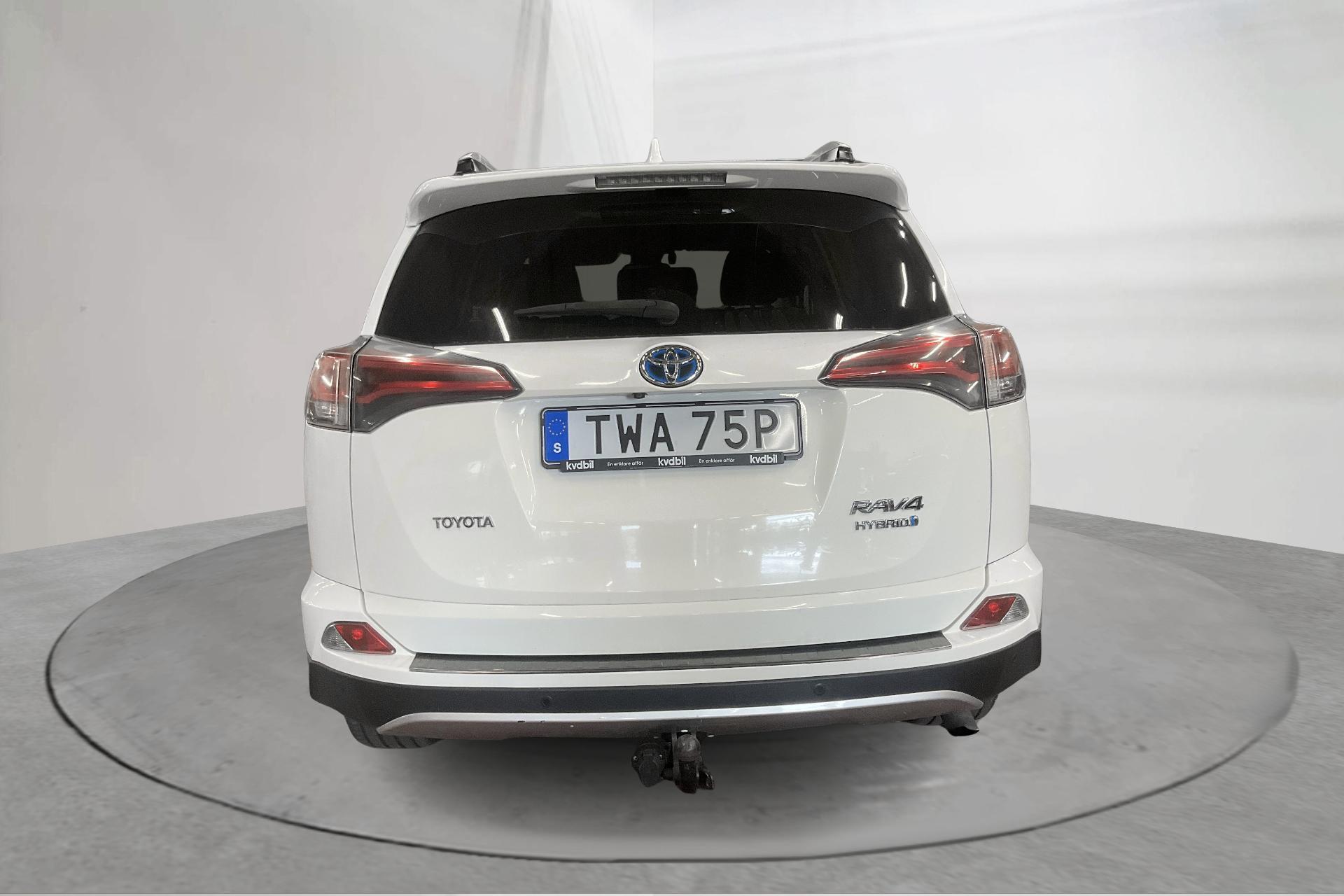 Toyota RAV4 Hybrid 2016, bild 6/17