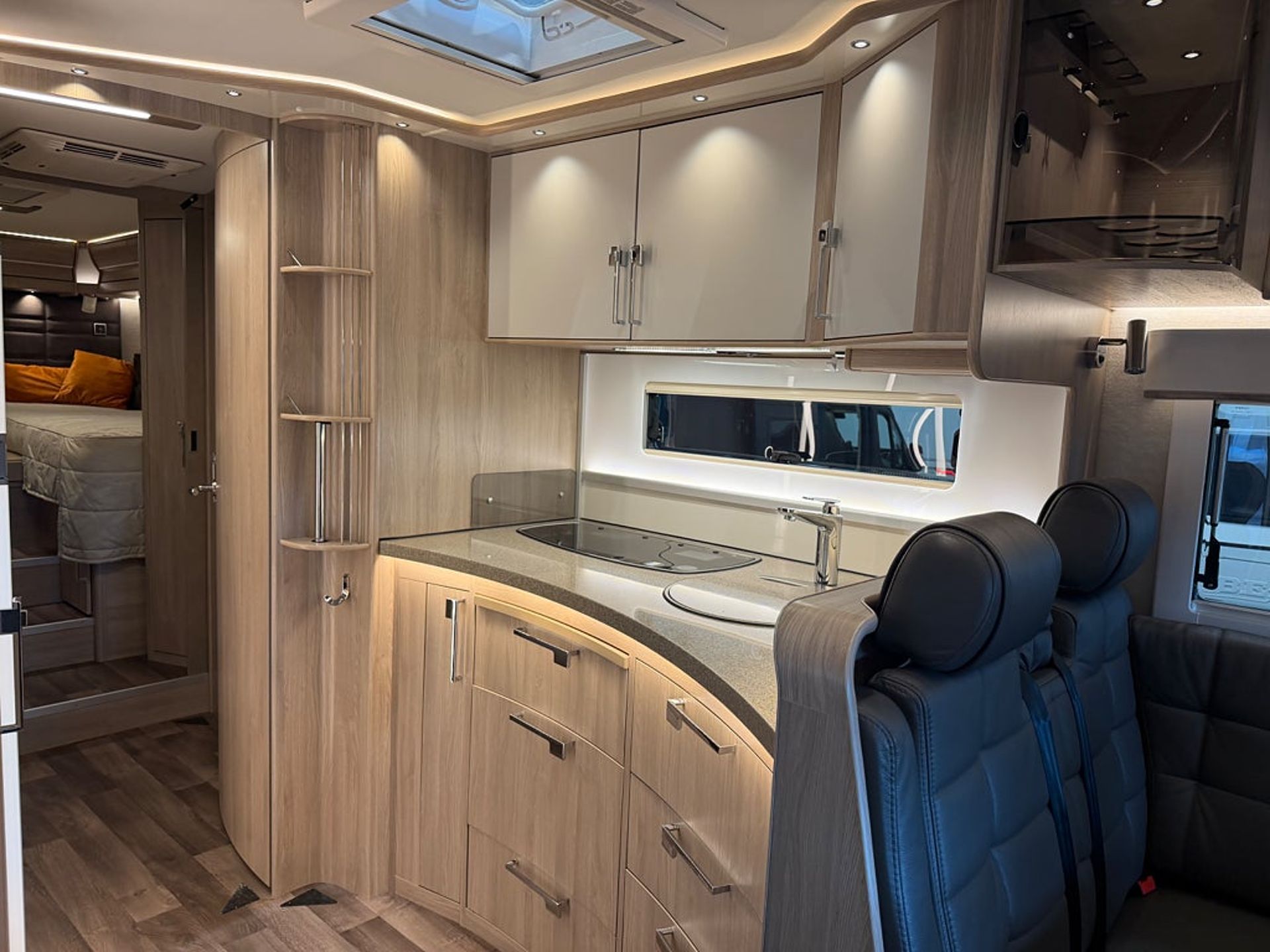Kabe Campervan Mercedes-Benz 2.1 CDI RWD 2022, kuva 7/10