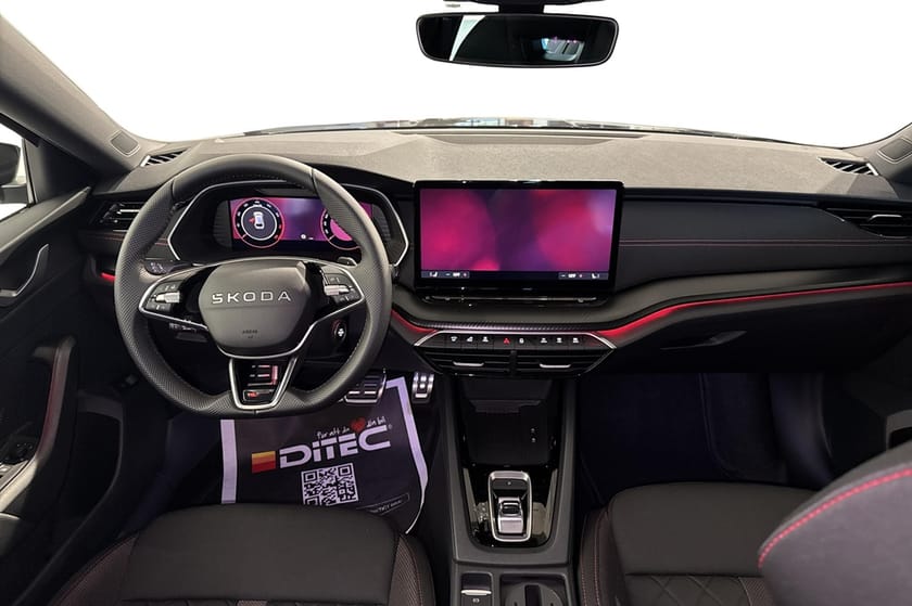 Bild 5 av Škoda Octavia Kombi RS 2,0 TSI 265 Hk 7 vxl DSG Drag värmare