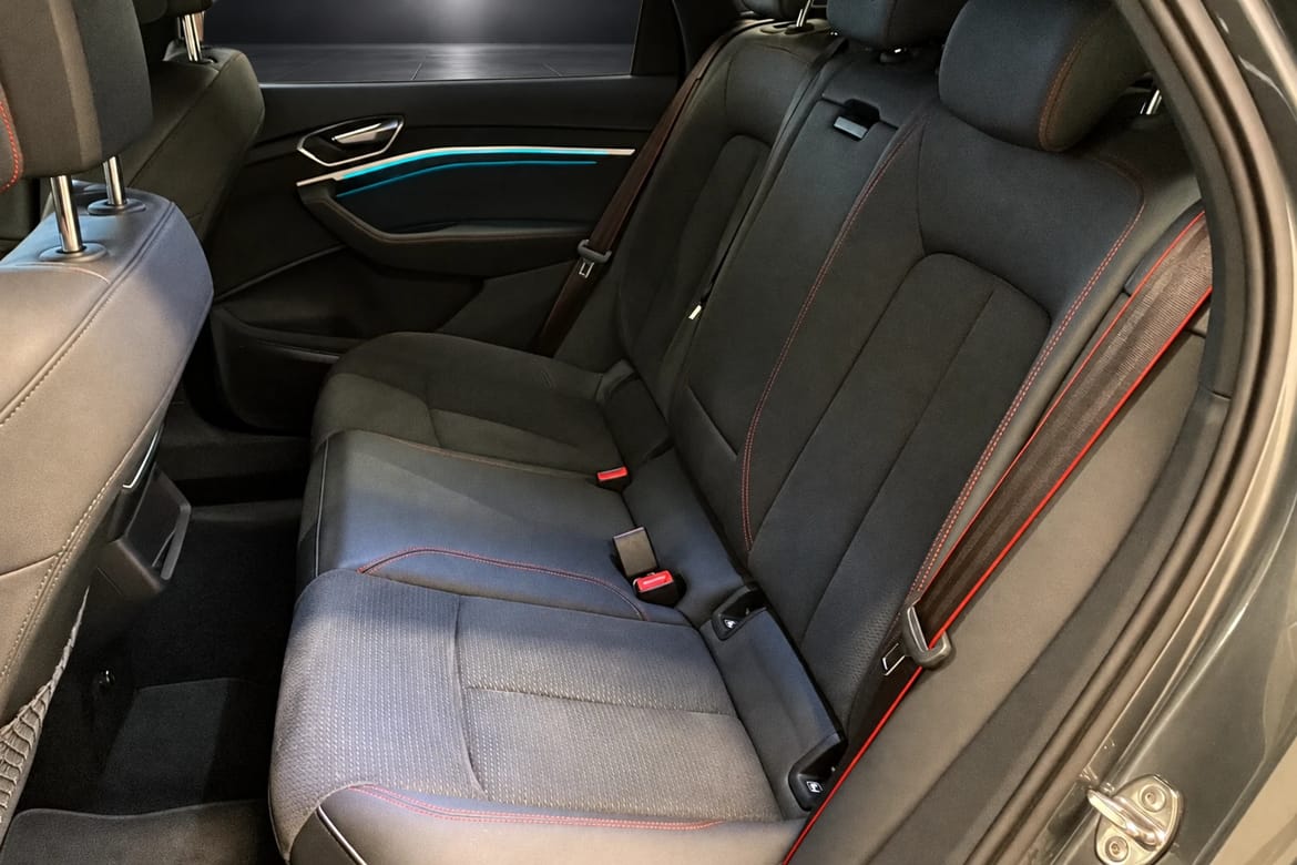 Audi Audi Q8 50 e-tron quattro — bild 15