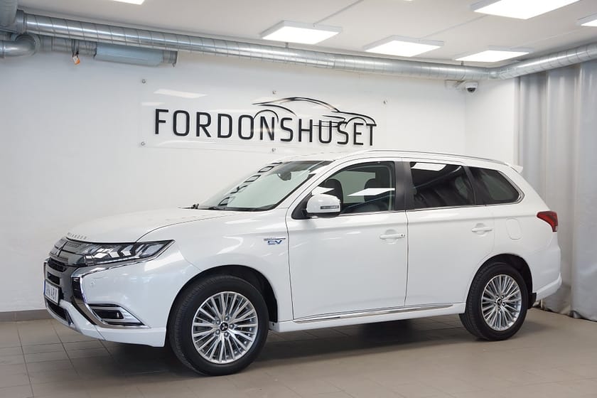 Bild 1 av Mitsubishi Outlander PHEV CVT 224HK COMFORT | LEASEBAR FÖR FÖRETAG