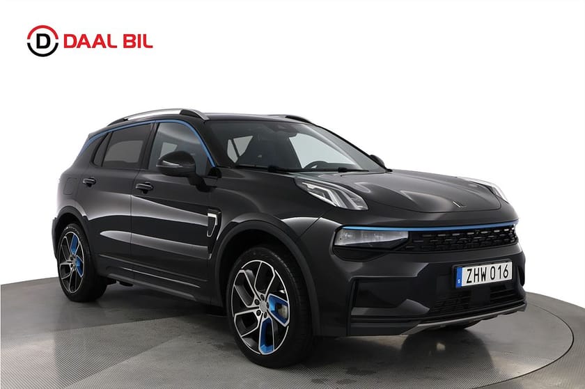 Bild 3 av Lynk & Co 01 PHEV DCT 261HK 17,6kWh INFINITY® PANORAMA 3D-VIEW NFC