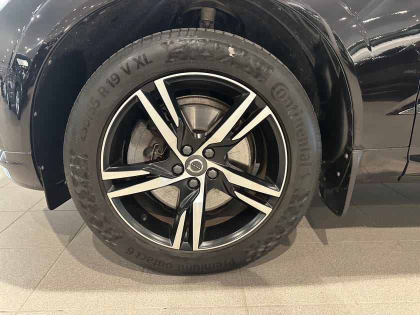 Bild 5 av Volvo XC60 T5 II AWD R-Design / Navigation / Backkamera / Dragkork /