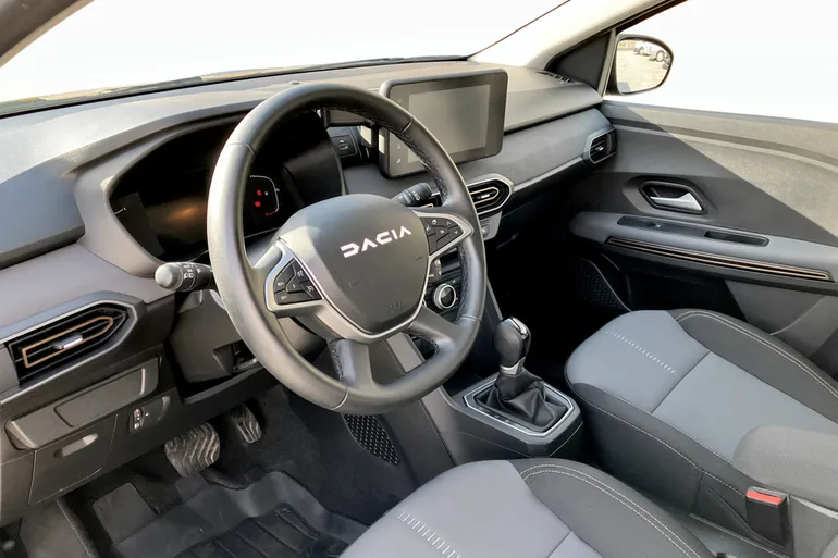 Dacia Jogger 7-sätes HYBRID 140
