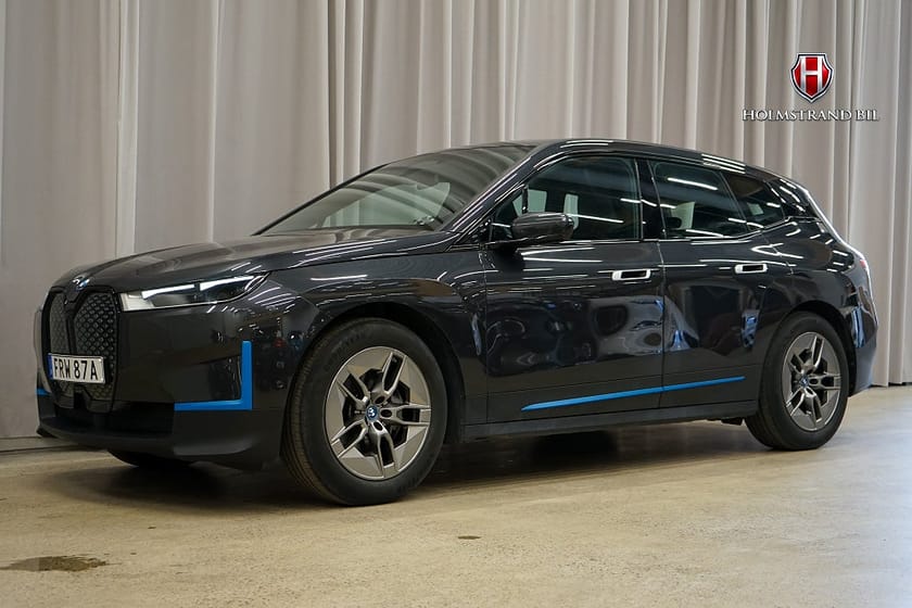 Bild 4 av BMW iX xDrive40 326hk Comfort Pano Drag H/K 3D DAP 4zon 20"