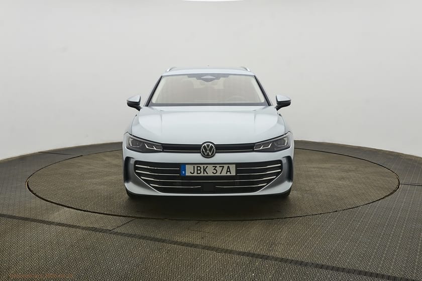 Bild 3 av Volkswagen Passat Sportscombi Mildhybrid 1.5 eTSI VINTERHJUL|DRAG|VÄRMARE|ELBAKL