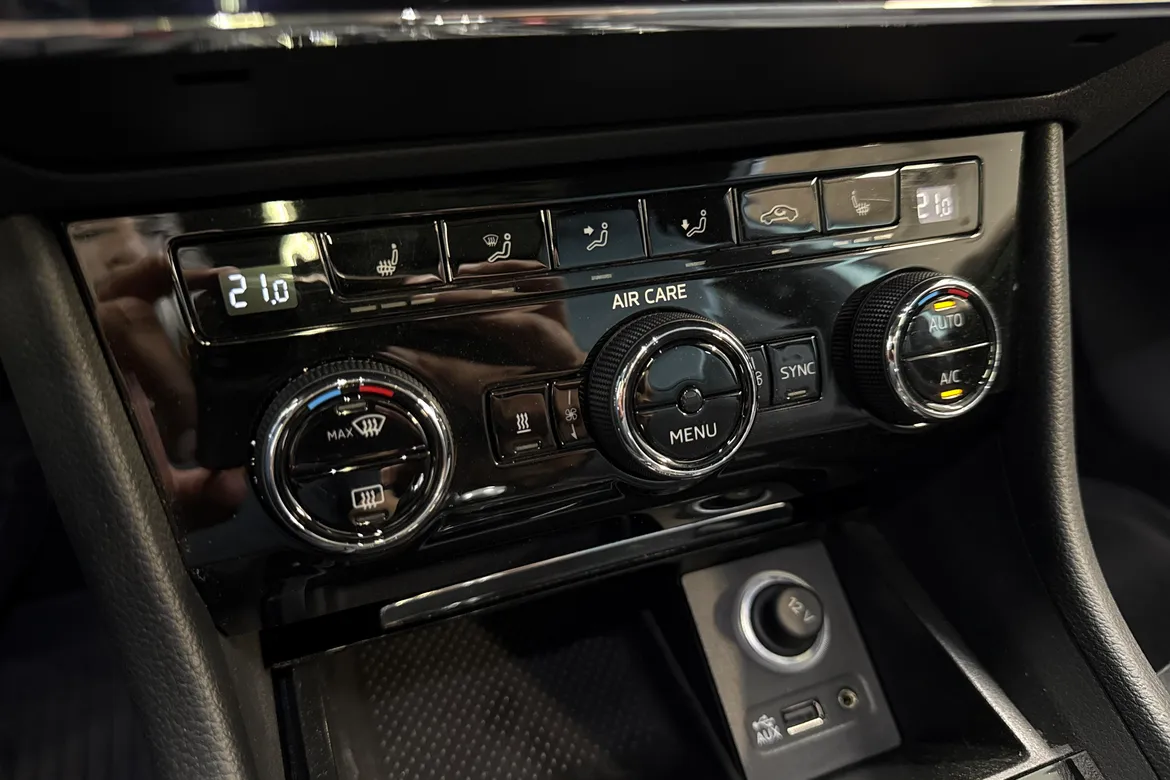 picture of a car