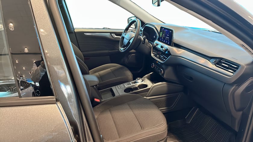 Bild 3 av Ford Kuga Plug-In Hybrid TITANIUM 2.5 FWD 225HK CVT