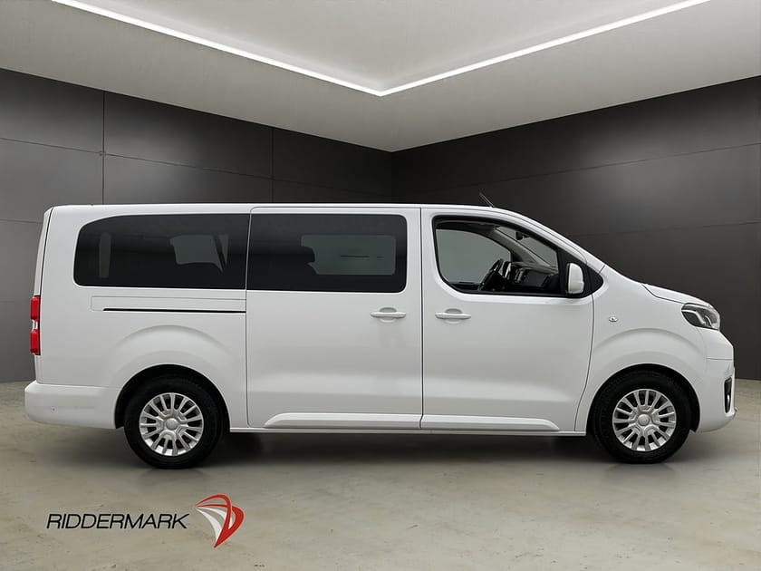 Bild 2 av Toyota Proace Verso Extra Lång 2.0D PDC 9-Sits CARPLAY MOMS