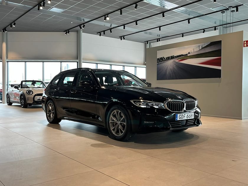 Bild 3 av BMW 330e xDrive Touring Adapt Frath Rattvärme Drag