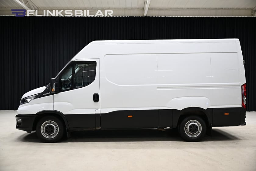 Bild 2 av Iveco Daily 35-140 Van 136HK Automat|Webasto|3.5Tondragvikt|Lågmil|Momsbil