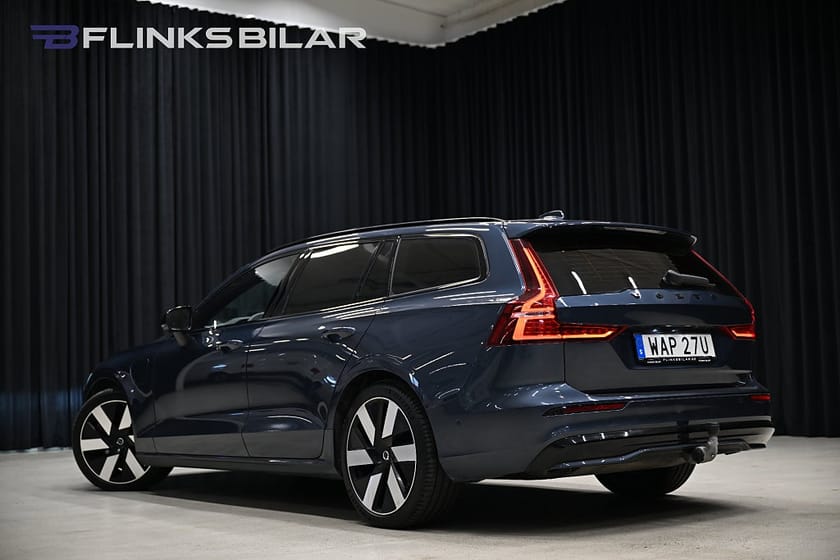 Bild 4 av Volvo V60 Recharge T8 AWD Ultimate Dark Panorama 360° Kamera H/K