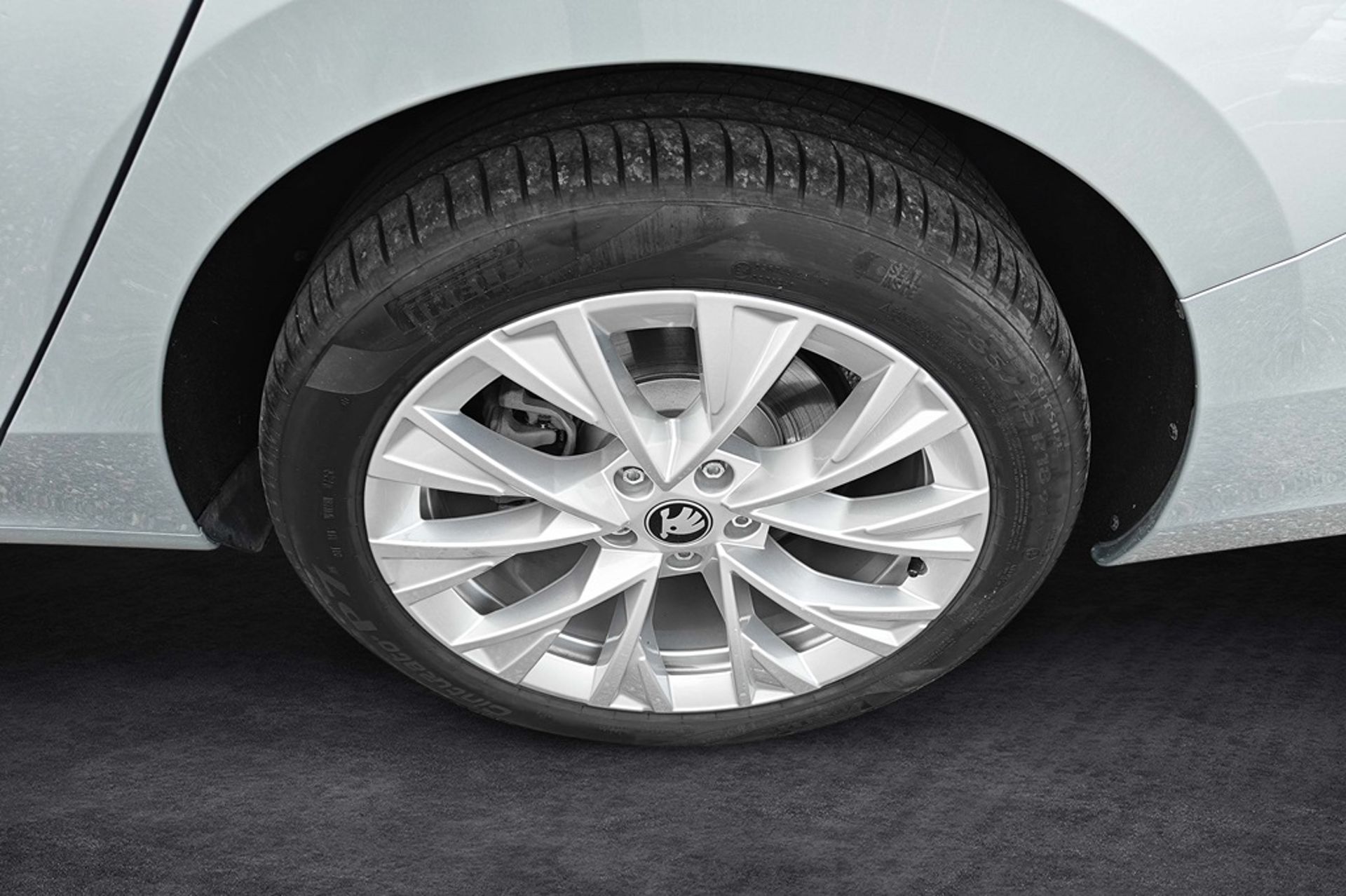 Skoda Superb 2025, bild 4/10
