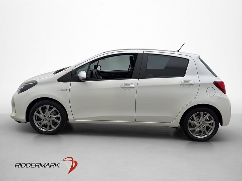 Bild 5 av Toyota Yaris Hybrid 101hk Style Panorama Kamera Keyless BT