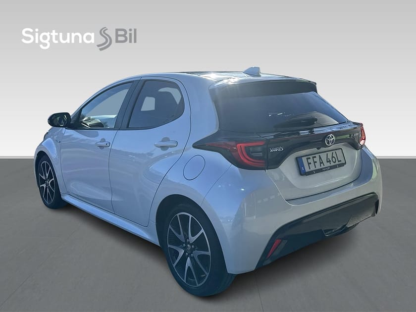 Bild 4 av Toyota Yaris Hybrid CVT Style / Panorama / JBL