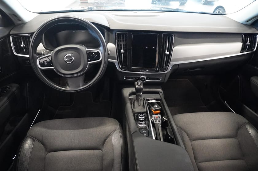 Bild 2 av Volvo V90 Cross Country CC D4 AWD Advanced Edt Navi Teknikpaket Värmare Drag
