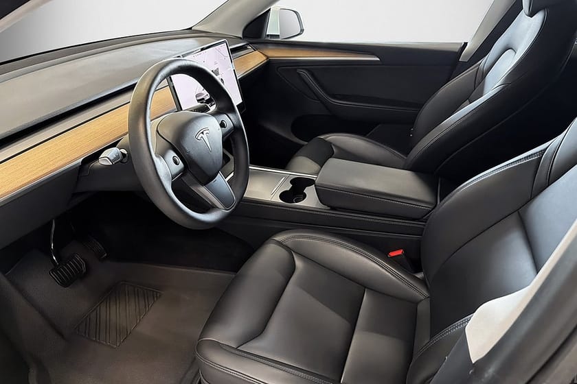 Bild 5 av Tesla Model Y Standard Range RWD