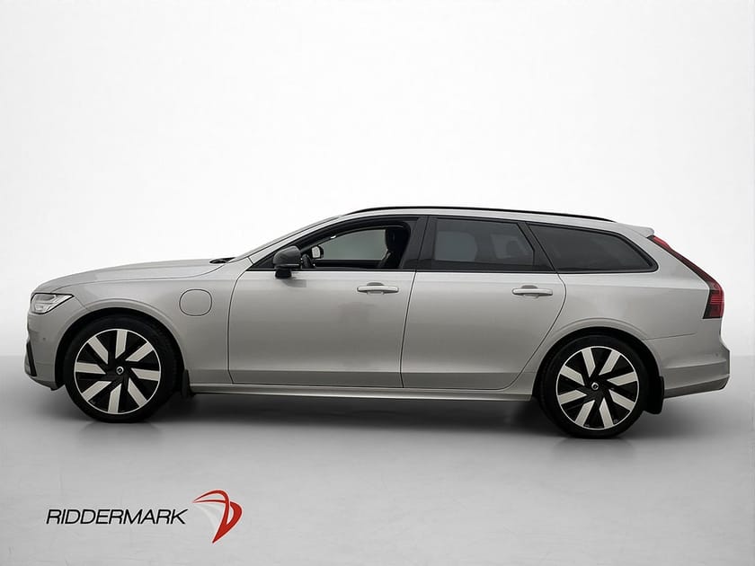 Bild 5 av Volvo V90 Recharge T6 AWD Plus Dark Pano H/K 360° Navi Drag