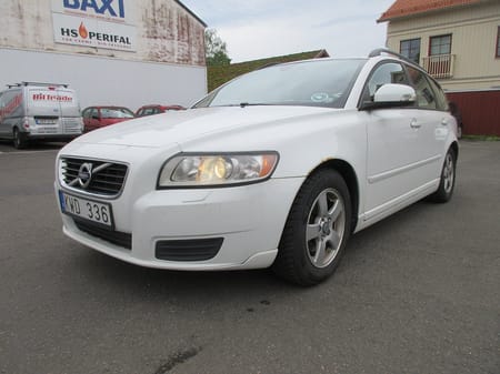 Volvo V50 D2 115 hk Kinetic Euro 5 Drag Nyservad Årsskatt 1259 kr