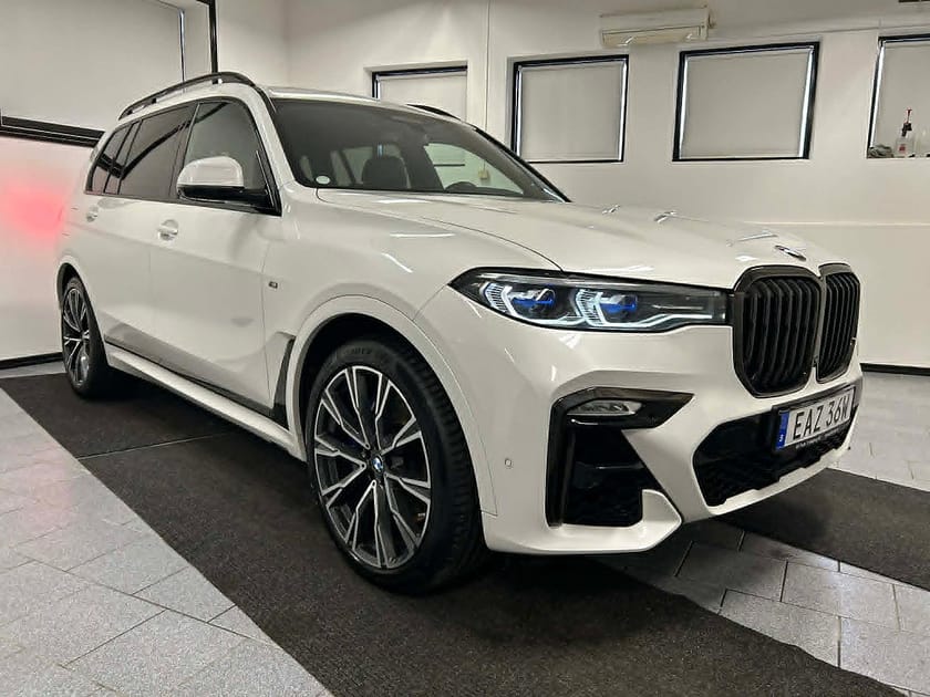 Bild 4 av BMW X7 M50d 400 hk 6 sits Panorama Skärmar Drag M Sport MOMS